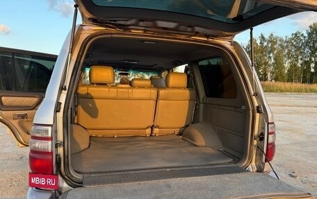 Toyota Land Cruiser 100 рестайлинг 2, 2002 год, 2 300 000 рублей, 7 фотография