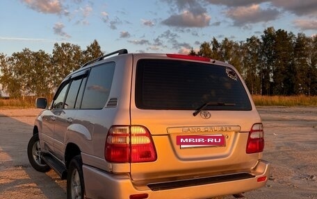 Toyota Land Cruiser 100 рестайлинг 2, 2002 год, 2 300 000 рублей, 5 фотография