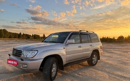 Toyota Land Cruiser 100 рестайлинг 2, 2002 год, 2 300 000 рублей, 9 фотография
