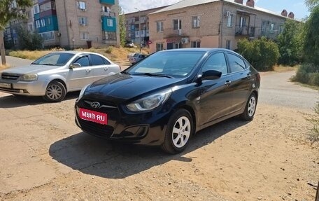 Hyundai Solaris II рестайлинг, 2014 год, 990 000 рублей, 1 фотография