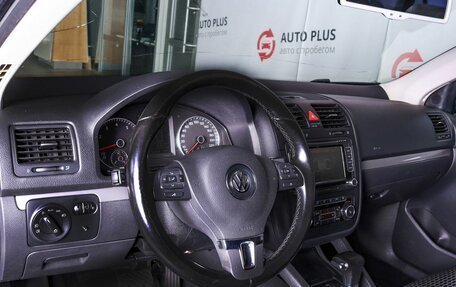 Volkswagen Jetta VI, 2010 год, 580 000 рублей, 8 фотография