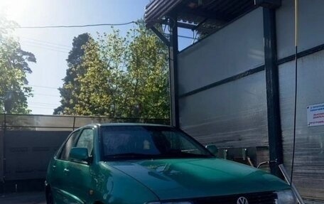 Volkswagen Polo III рестайлинг, 1997 год, 90 000 рублей, 1 фотография