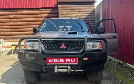 Mitsubishi Pajero Sport II рестайлинг, 2000 год, 1 100 000 рублей, 1 фотография