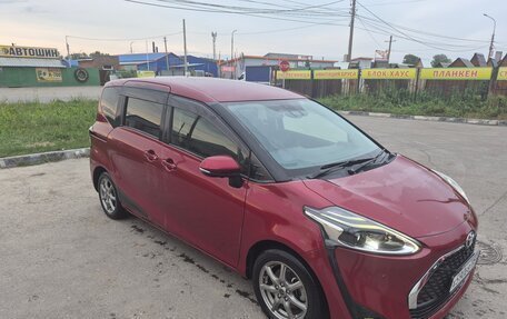 Toyota Sienta II, 2021 год, 1 650 000 рублей, 6 фотография