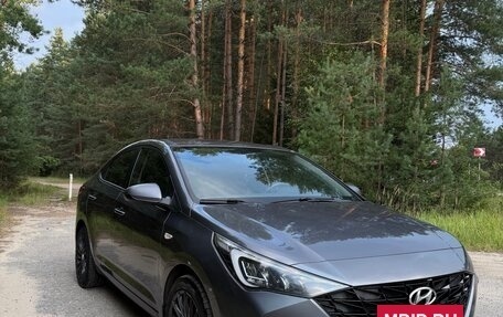 Hyundai Solaris II рестайлинг, 2022 год, 1 749 000 рублей, 3 фотография