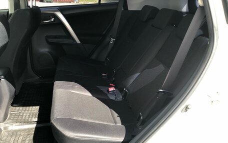 Toyota RAV4, 2015 год, 1 895 000 рублей, 20 фотография
