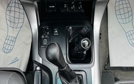 Toyota Land Cruiser Prado 120 рестайлинг, 2006 год, 1 767 000 рублей, 21 фотография