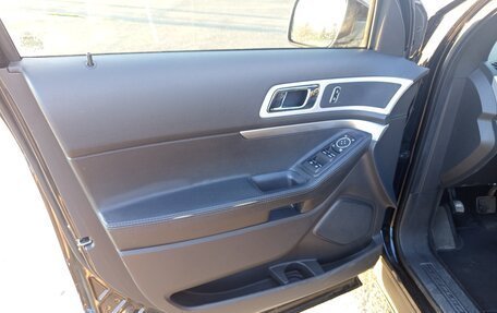 Ford Explorer VI, 2013 год, 1 350 000 рублей, 9 фотография