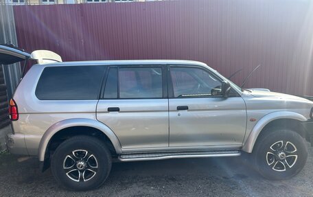 Mitsubishi Pajero Sport II рестайлинг, 2000 год, 1 100 000 рублей, 2 фотография