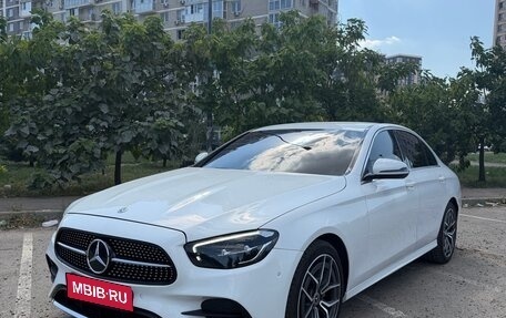 Mercedes-Benz E-Класс, 2021 год, 3 900 000 рублей, 1 фотография