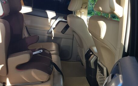 Toyota Land Cruiser Prado 150 рестайлинг 2, 2018 год, 4 300 000 рублей, 2 фотография