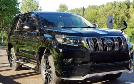Toyota Land Cruiser Prado 150 рестайлинг 2, 2018 год, 4 300 000 рублей, 21 фотография