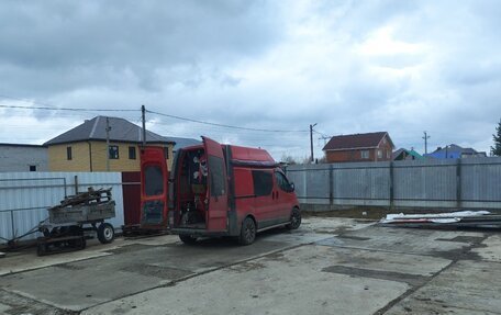 Renault Trafic, 2005 год, 1 100 000 рублей, 2 фотография