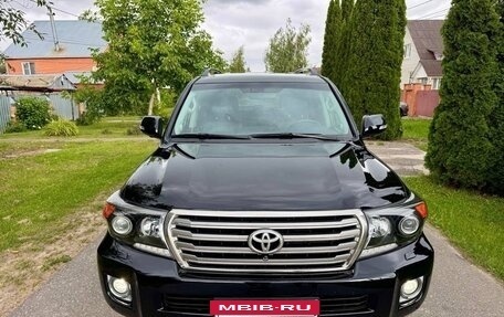 Toyota Land Cruiser 200, 2013 год, 3 300 000 рублей, 5 фотография