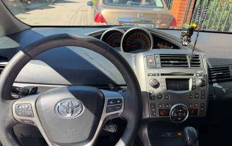 Toyota Verso I, 2009 год, 889 000 рублей, 11 фотография