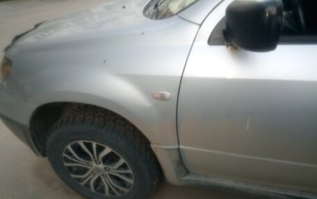 Mitsubishi Outlander III рестайлинг 3, 2003 год, 420 000 рублей, 4 фотография