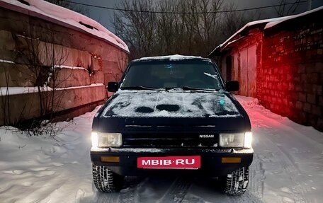 Nissan Terrano II рестайлинг, 1988 год, 400 000 рублей, 3 фотография