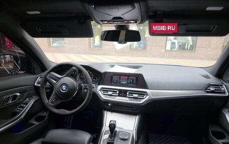 BMW 3 серия, 2019 год, 3 850 000 рублей, 10 фотография