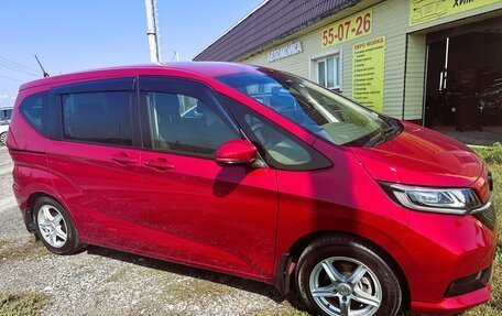 Honda Freed II, 2021 год, 1 900 000 рублей, 5 фотография