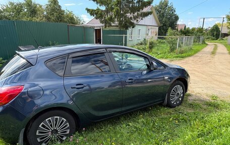 Opel Astra J, 2010 год, 580 000 рублей, 2 фотография