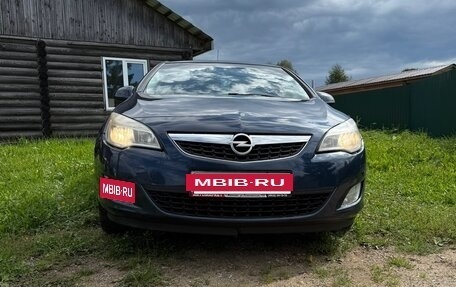 Opel Astra J, 2010 год, 580 000 рублей, 3 фотография