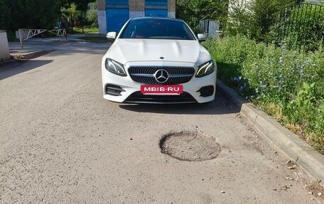 Mercedes-Benz E-Класс, 2017 год, 3 100 000 рублей, 3 фотография