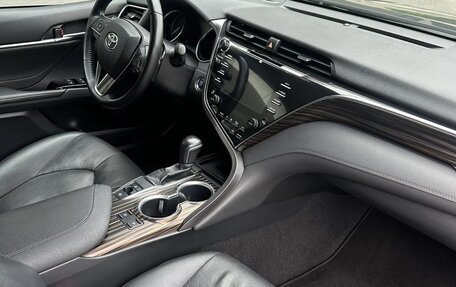 Toyota Camry, 2018 год, 2 649 000 рублей, 6 фотография