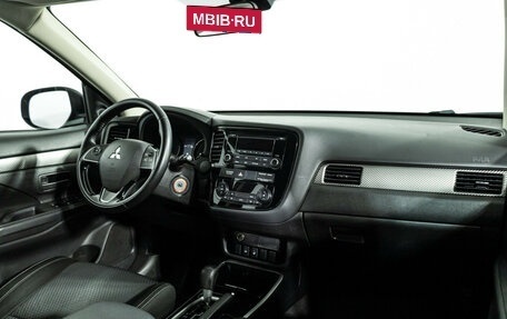 Mitsubishi Outlander III рестайлинг 3, 2017 год, 1 449 777 рублей, 9 фотография