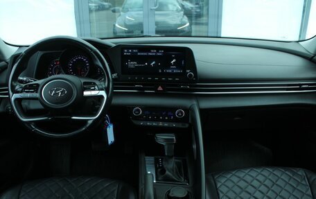 Hyundai Elantra VI рестайлинг, 2021 год, 1 799 200 рублей, 15 фотография