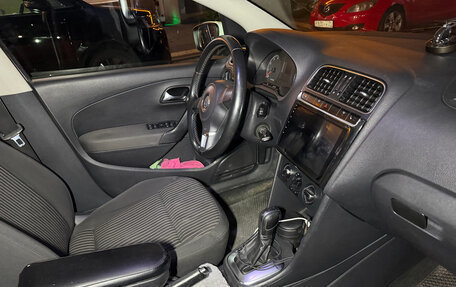 Volkswagen Polo VI (EU Market), 2012 год, 850 000 рублей, 10 фотография