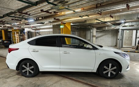 Hyundai Solaris II рестайлинг, 2018 год, 1 400 000 рублей, 4 фотография