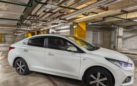 Hyundai Solaris II рестайлинг, 2018 год, 1 400 000 рублей, 3 фотография