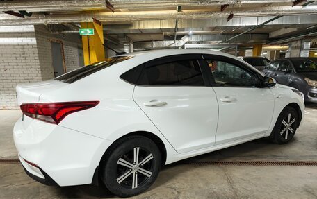 Hyundai Solaris II рестайлинг, 2018 год, 1 400 000 рублей, 6 фотография
