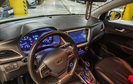 Hyundai Solaris II рестайлинг, 2018 год, 1 400 000 рублей, 10 фотография
