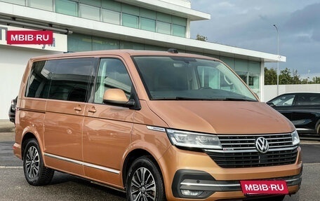 Volkswagen Multivan T6 рестайлинг, 2020 год, 5 650 000 рублей, 3 фотография
