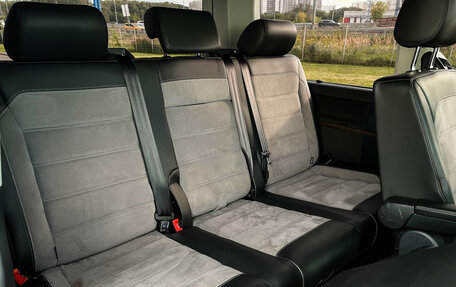 Volkswagen Multivan T6 рестайлинг, 2020 год, 5 650 000 рублей, 15 фотография