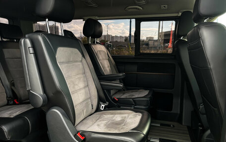 Volkswagen Multivan T6 рестайлинг, 2020 год, 5 650 000 рублей, 10 фотография