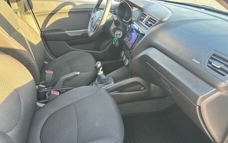 KIA Rio III рестайлинг, 2015 год, 1 049 000 рублей, 29 фотография
