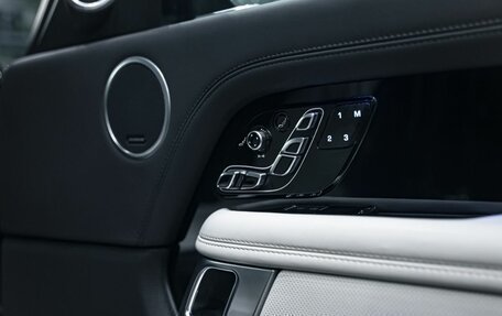 Land Rover Range Rover IV рестайлинг, 2021 год, 11 900 000 рублей, 19 фотография