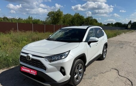 Toyota RAV4, 2020 год, 3 400 000 рублей, 2 фотография