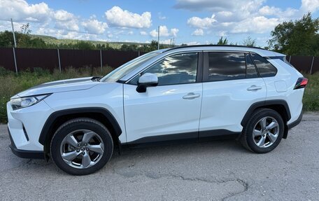 Toyota RAV4, 2020 год, 3 400 000 рублей, 8 фотография