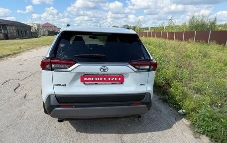 Toyota RAV4, 2020 год, 3 400 000 рублей, 5 фотография