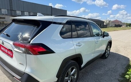 Toyota RAV4, 2020 год, 3 400 000 рублей, 4 фотография