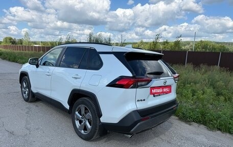 Toyota RAV4, 2020 год, 3 400 000 рублей, 7 фотография