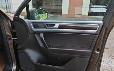 Volkswagen Touareg III, 2012 год, 1 790 000 рублей, 21 фотография
