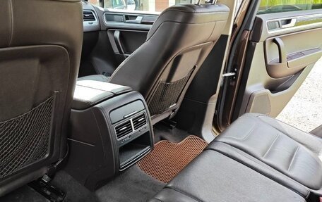 Volkswagen Touareg III, 2012 год, 1 790 000 рублей, 28 фотография