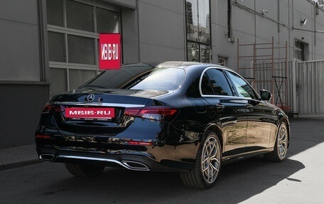 Mercedes-Benz E-Класс, 2020 год, 3 950 000 рублей, 4 фотография