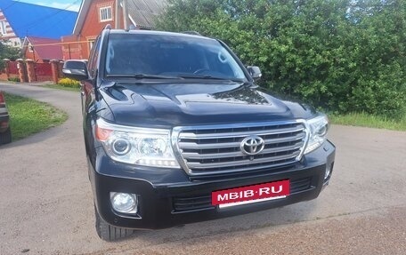 Toyota Land Cruiser 200, 2013 год, 4 230 000 рублей, 2 фотография