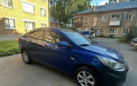 Hyundai Solaris II рестайлинг, 2013 год, 380 000 рублей, 3 фотография