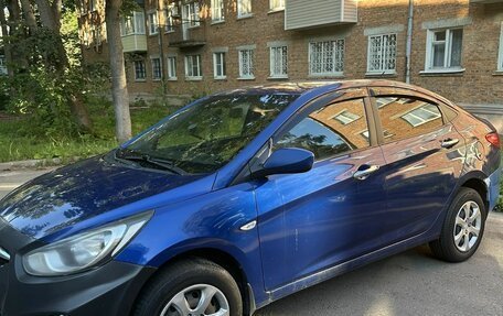 Hyundai Solaris II рестайлинг, 2013 год, 380 000 рублей, 4 фотография